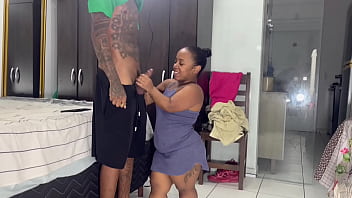 Parte tr&ecirc_s Anazinha Fodendo a mini buceta da an&atilde_zinha e o cozinho dela pela primeira vez.