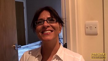 MILF Amber Rodgers gets rough anal and facial