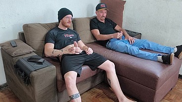 Carmona bate uma punheta com o pai da Andressa Urach