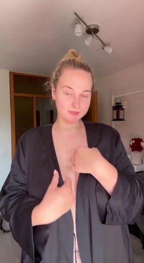 Amateur with big tits shows off her round ass