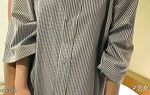 Fc2 ppv 3010936 a 19-year-old maid cafe clerk has a bea