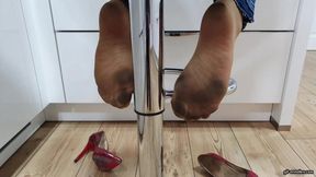 dirty sweety feet in tights on bar stool_new HD wmv 1920x1080