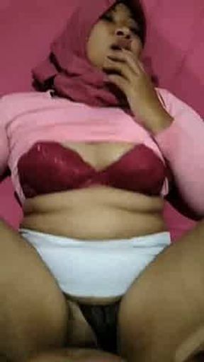 Malay Milf Aunty Get Fuck By Her Nephew