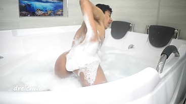 Foam in the jacuzzi