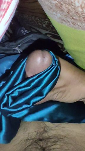 Satin Silk Handjob Porn - Handjob with Green Satin Silky Saree of Neighbor Chachi (30)