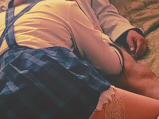 Completo me tiro a esta femboy duro hasta venirme en su culo