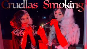 Cruellas Smoking