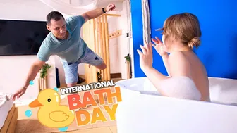 Iris Murai's Steamy Bathtub Blowjob and Cowgirl Fuck for Bath Day