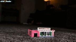 Little shop SMASHED under big FEET - MP4