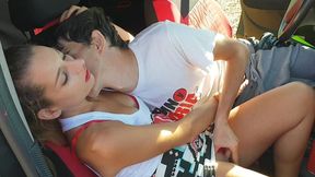 teen follando en publico con chorreo de leche dentro del conito