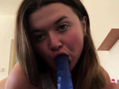 Chubby Anny May dildo sucking
