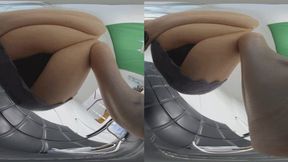 3DVR180 XINGGAN flattens the dwarf's buttocks