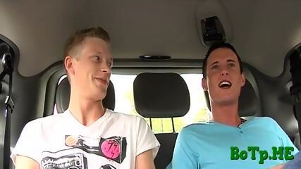 Gays relax and fuck hard in a car