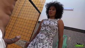 brenda suiane fazendo um churrasco para tony tigrao que prefere a carne mijada