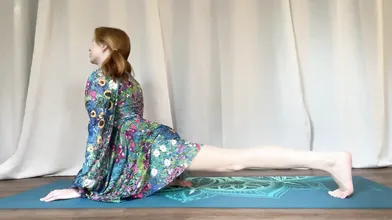 Pretty Babe Does Yoga inside a Floral Dress Sierra Ky