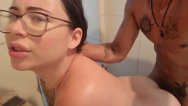 Ninfetinha Bruna Fonseca Dando no Pelo do Banheiro ao Amigo