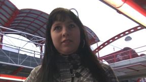 Stranger Finds An Easy Pussy To Fuck In Public