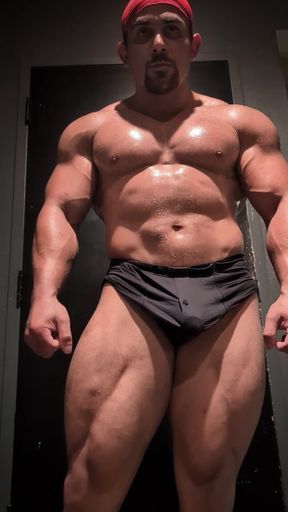 Hot Muscular Bodybuilder Poses and Flexes Naked