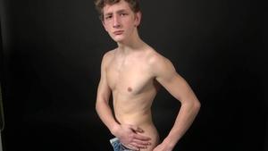 East Boys: Muscled straight Alan really likes good fucking