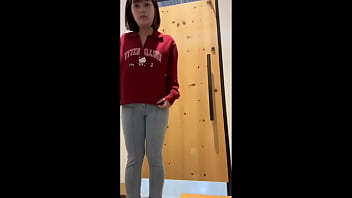 【女子大生の休日の日のルーティン動画】試着室でオナニーして家で買ったジーンズにお漏らししました。