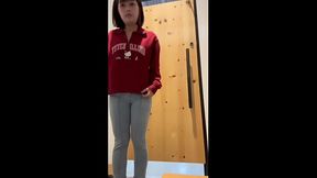 【女子大生の休日の日のルーティン動画】試着室でオナニーして家で買ったジーンズにお漏らししました。