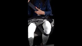 je change ma petite culotte et je me caresse avec une cravache