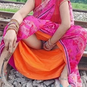 Desi Village bhabhi Field Fucking with Lover Boy Outdoor video