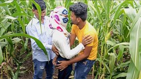 Indian Pooja Shemale Boyfrends Took A New Friends To Pooja  Corn Field Today And Three Frends Had A Lot Of Fun In Sex