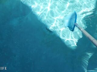 ROCK FRENCH HONEY needs aid removing her bikini - Effy Gal