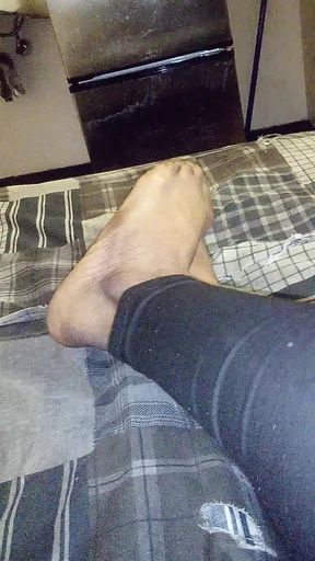 Late night pretty feet foot rubbing foot fetish