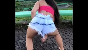 Rebolando  na quarentena.