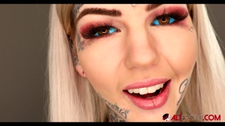 Behind the scenes with tattooed bombshell Amber Luke