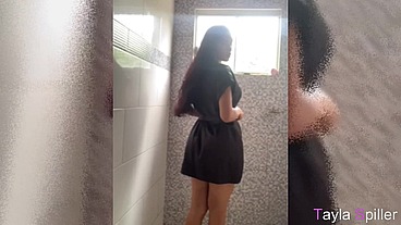 tomando banho gostoso e deixando o celular gravando minha ducha gostosa
