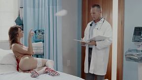 MILF patient Alexis Fawx prepared erotic surprise for handsome doctor