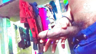 POV BDSM-film af indiske fyre i strømpebukser, latex kneppet i røven