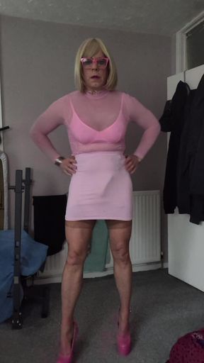 Crossdresser Skirt bulge 2