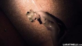 ”Latin Babe Lara Tinelli Masturbates Passionately In The Bathtub”