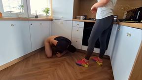 Kitchen Ballbusting in Leggings &amp; Sneakers