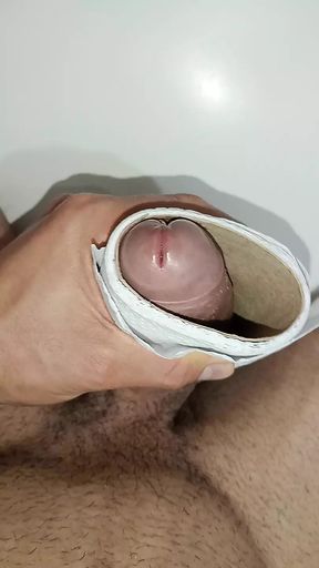 DESPERATE HANDJOB, PUBLIC BATHROOM SHOPPING MALL, BIG COCK AND VENOZA