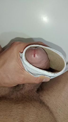 DESPERATE HANDJOB, PUBLIC BATHROOM SHOPPING MALL, BIG COCK AND VENOZA