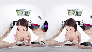 Desperate Girlfriend Demonstrates Titties To Delay His Biz Journey - Tmwvrnet