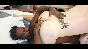 Negão deu conta de dois passivos sedentos por rola