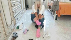 Search for socks MP4 (1920x1080) FHD