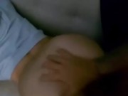 Hablando por teléfono con mi madrastra para ver si tenemos la casa sola , me pongo a jugar con mi he