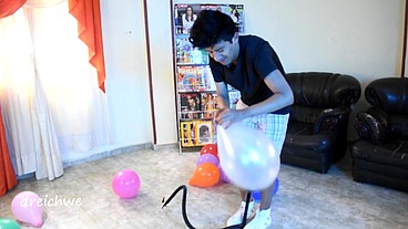 Crushing balloons with the shoes