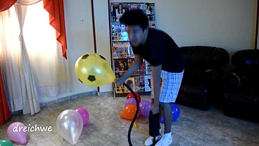 Crushing balloons with the shoes