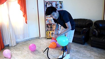 Crushing balloons with the shoes