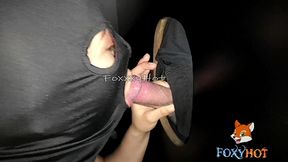 primer dia en las cabinas juarez, fui con mi esposo y un tipo me follo por el gloryhole