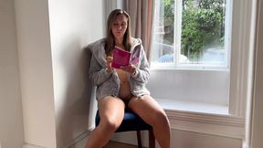 Reading Erotica: Look at Me, Sex Short Stories to Read in Bed