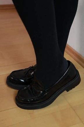 Teasing Feet in College Look: Mini Skirt, Knee Socks &amp; Nylon Layers